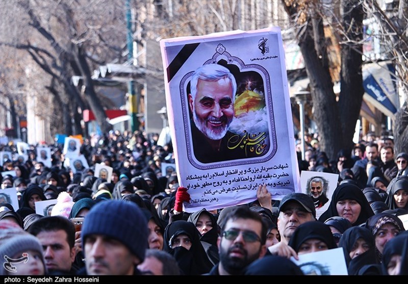 تجمع اعضای کمیسیون حقوق عامه مقابل دفتر سازمان ملل در اعتراض به ترور سردار سلیمانی