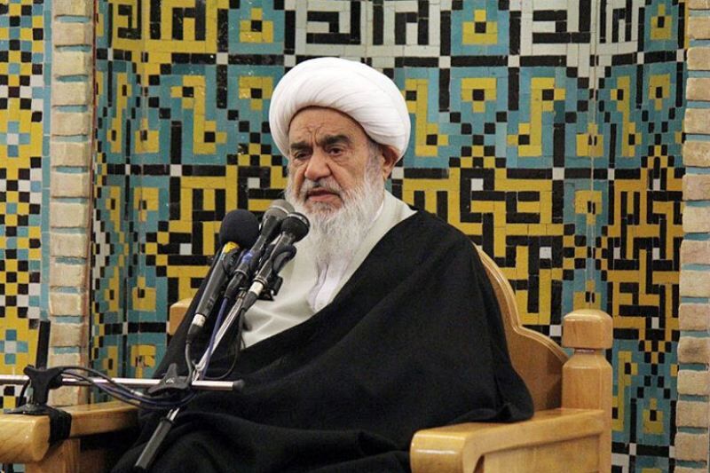 آیت الله مظاهری: قضات با مهربانی حکم صادر کنند