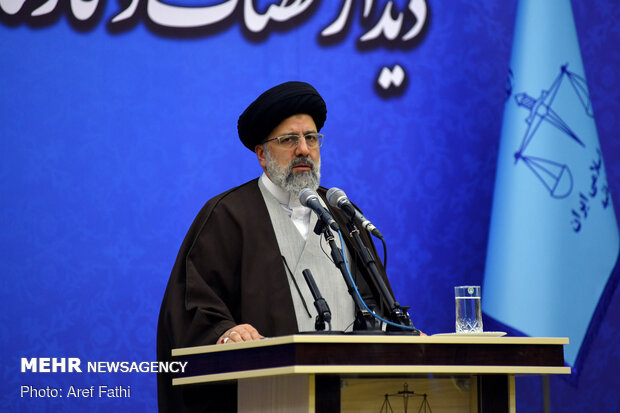 رئیسی:  هیچ مشکل قضائی نباید در دستگاه‌های قضائی وجود داشته باشد