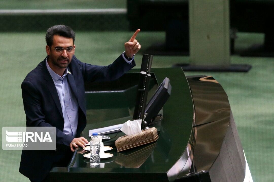 آذری جهرمی: وزیر ارتباطات مسئول فیلترینگ نیست