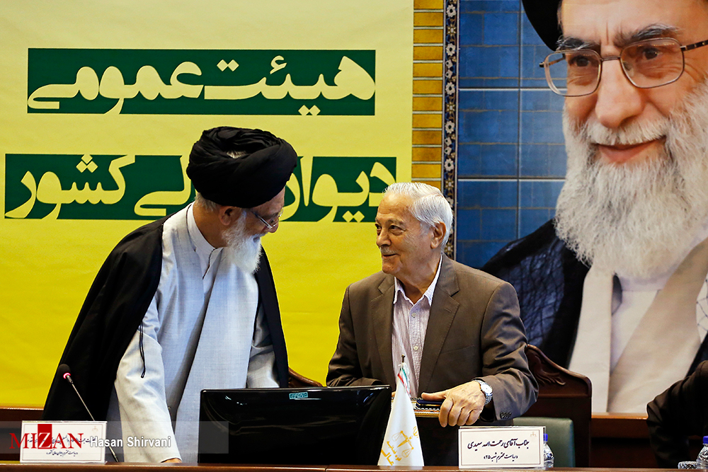 خویشتنداری و سعه صدر از خصوصیات بارز قاضی در دادگاه است