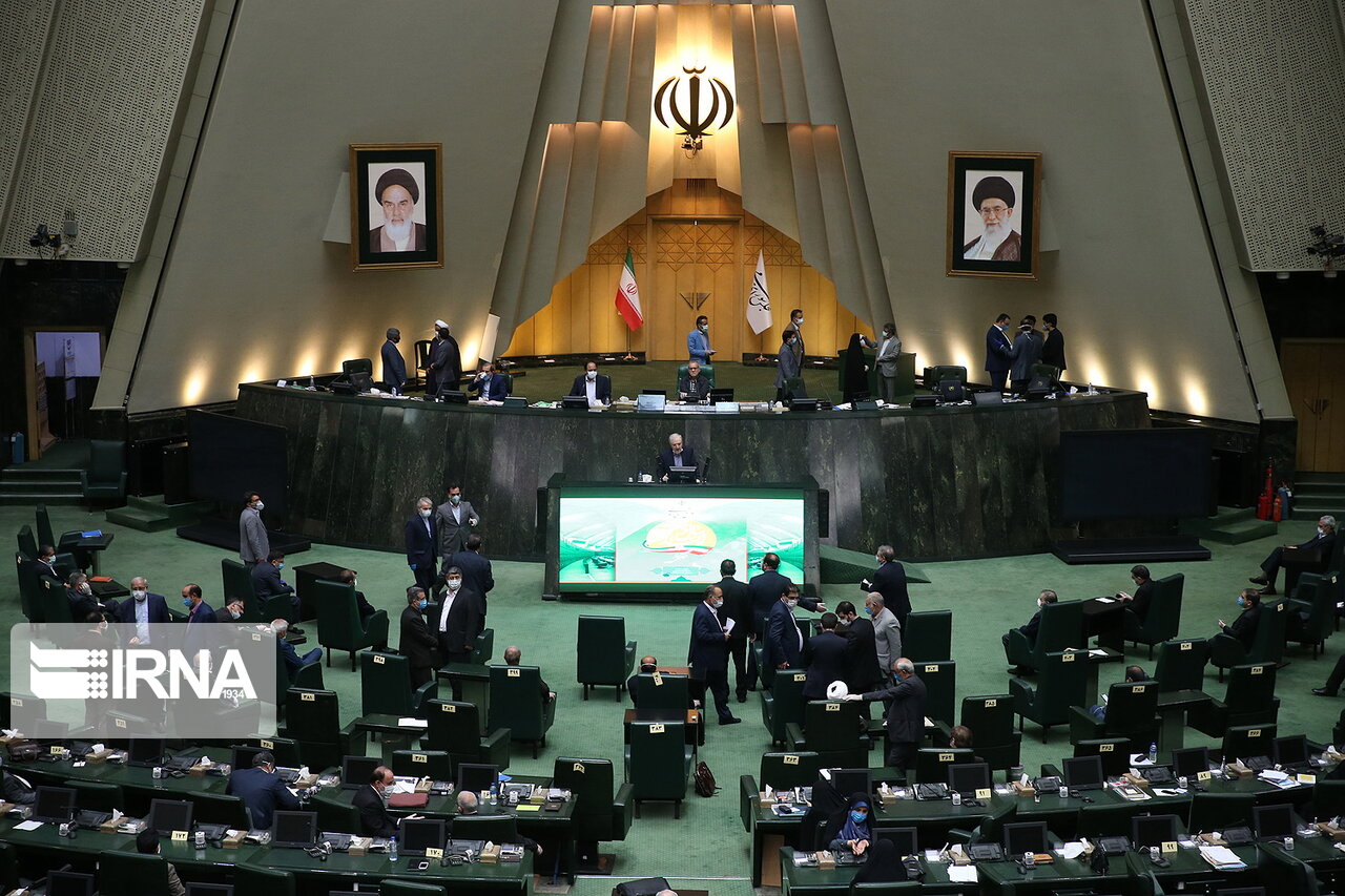 سخنگوی کمیسیون اصل نودم قانون اساسی مجلس؛ سران قوا با اجحاف آشکار خودروسازان برخورد کنند