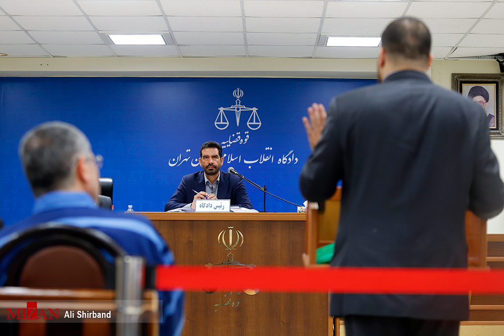 جلسه دادرسی متهم محمدرضا خانی و شش نفر دیگر از متهمان پرونده بانک سرمایه در روز ۱۱ شهریورماه سال جاری برگزار خواهد شد