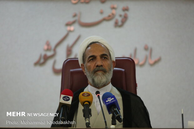 معافیت اقلام بهداشتی و دارویی از تحریم ها کذب است