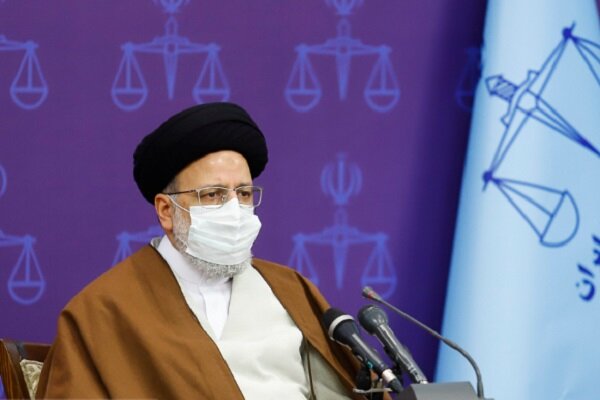 آیت الله رئیسی: تاوان سختی در انتظار جنایتکاران ترور شهید فخری‌زاده است