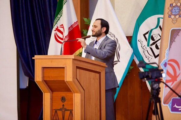 بهادری جهرمی:  مرکز وکلا و کارشناسان رسمی از دستاوردهای قضایی در گام دوم است