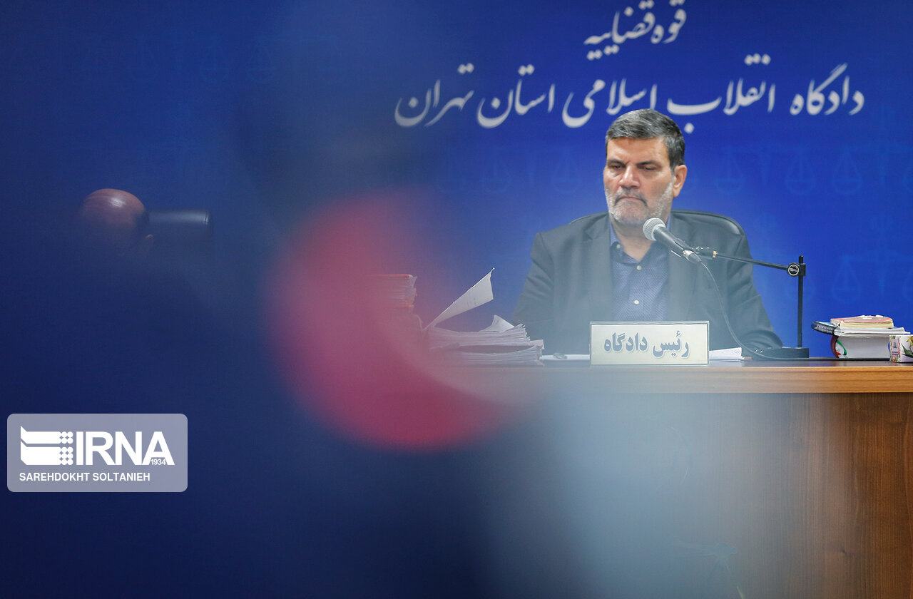 قاضی دادگاه ویژه مفاسد اقتصادی:  متهمان از افراد کارتن خواب برای رد گم‌کردن استفاده می‌کردند
