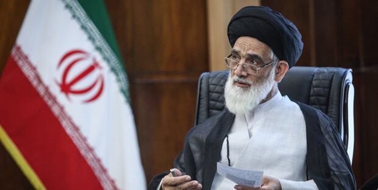 برخی مدیران برای نظام عائله‌مندی درست می کنند